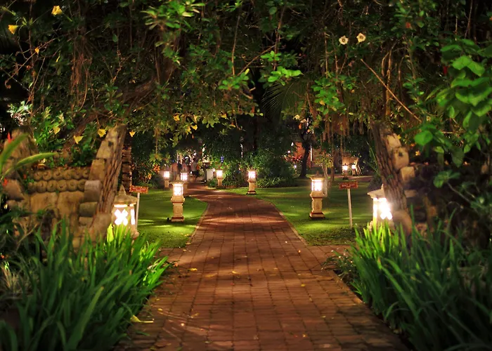 Hotel Puri Saron 4*