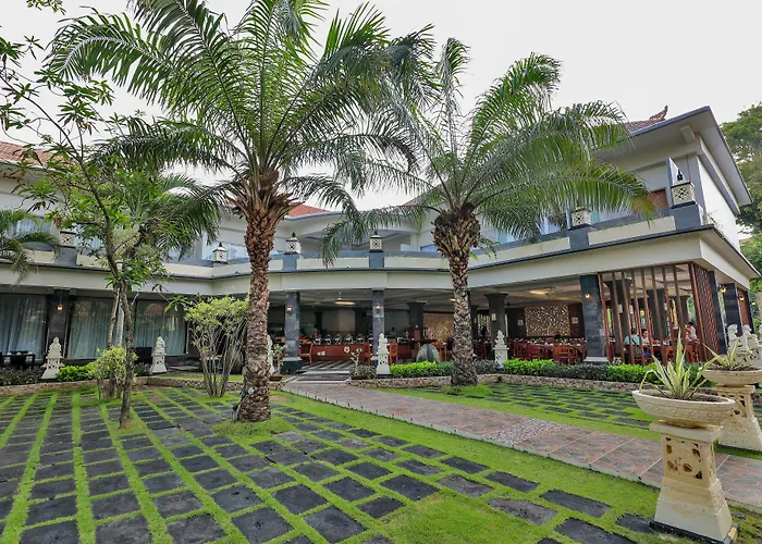 Hotel Puri Saron 4*