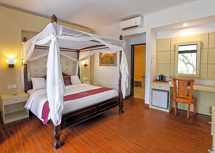 Puri Saron 4*